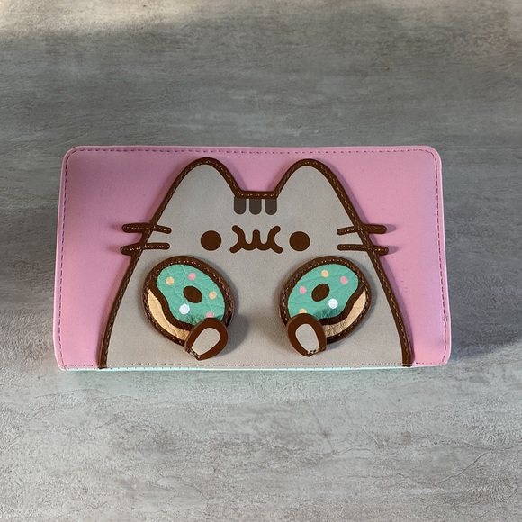 NEW Pusheen Loungefly Donut Purse and Wallet Set - Picture 15 of 16